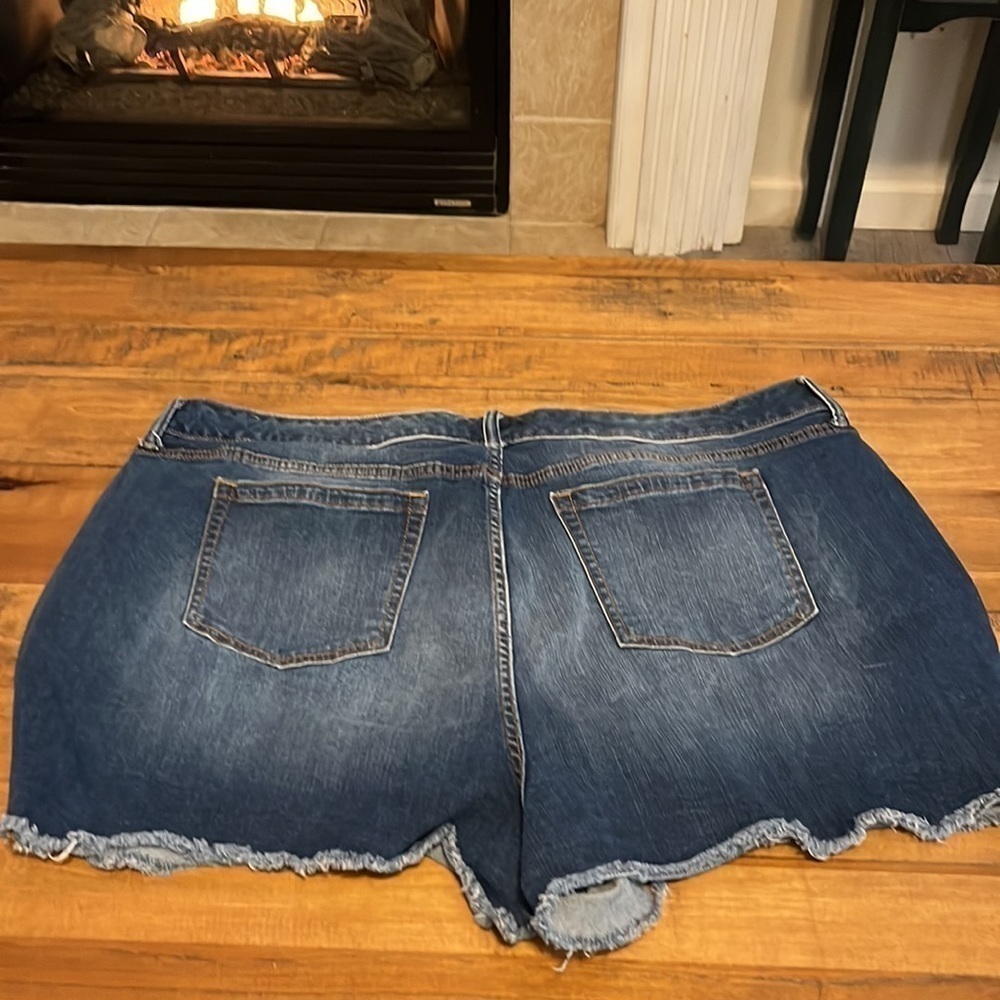 TORRID distressed jean cutoff,size 26 - Picture 2 of 6